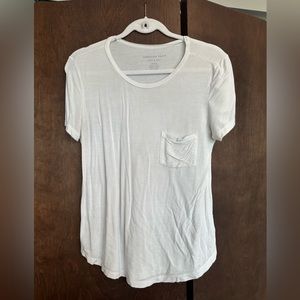 American Eagle White Soft LightWeight Flowy T-Shirt with Pocket